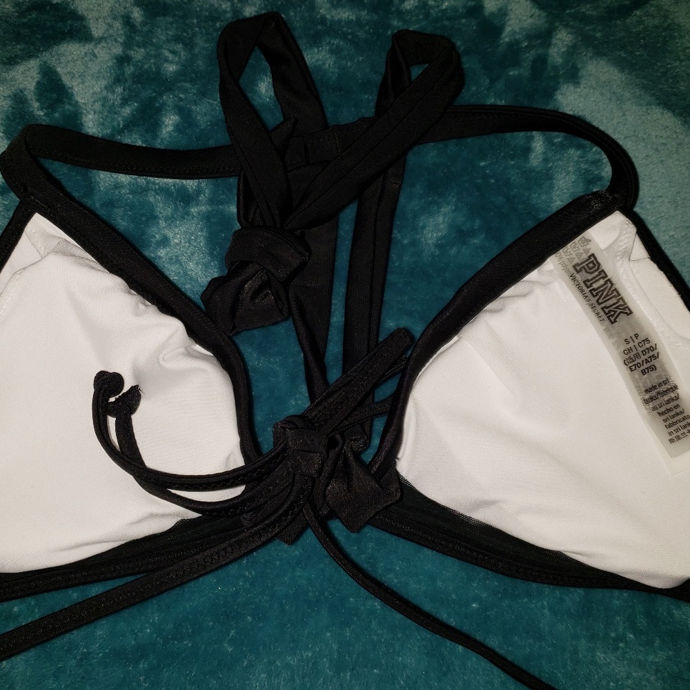 Bikini - Picture 2 of 5